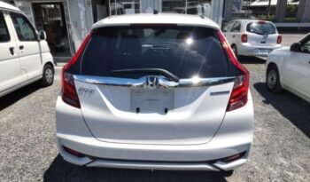 
										Honda Fit Hybrid 2018 full									