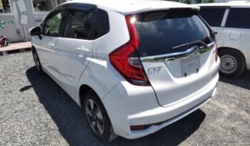 
										Honda Fit Hybrid 2018 full									