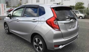 
										Honda Fit Hybrid 2018 full									