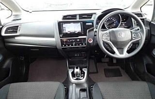 
										Honda Fit Hybrid 2018 full									